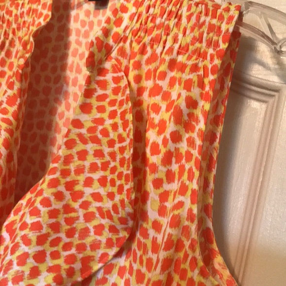 Beautiful summer top  size xsp - Picture 3 of 3